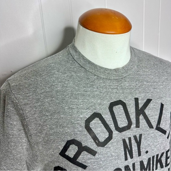 Mike Tyson Roots of Fight Under Armour Sweatshirt - Picture 5 of 10